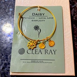 Adjustable bracelet.